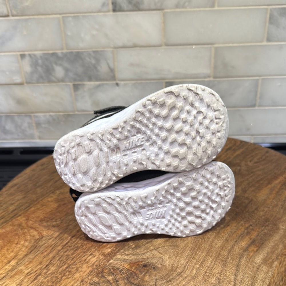 Nike Toddler Kids Revolution 6 Shoes - Picture 6 of 7